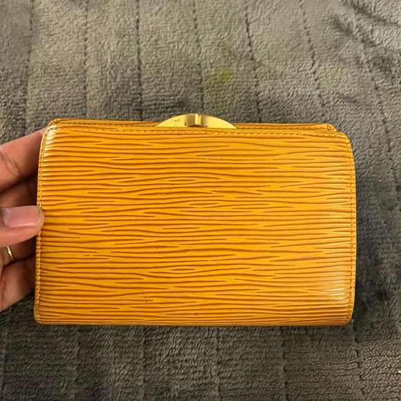 💯Authentic Preloved Louis Vuitton wallet - Picture 3 of 10